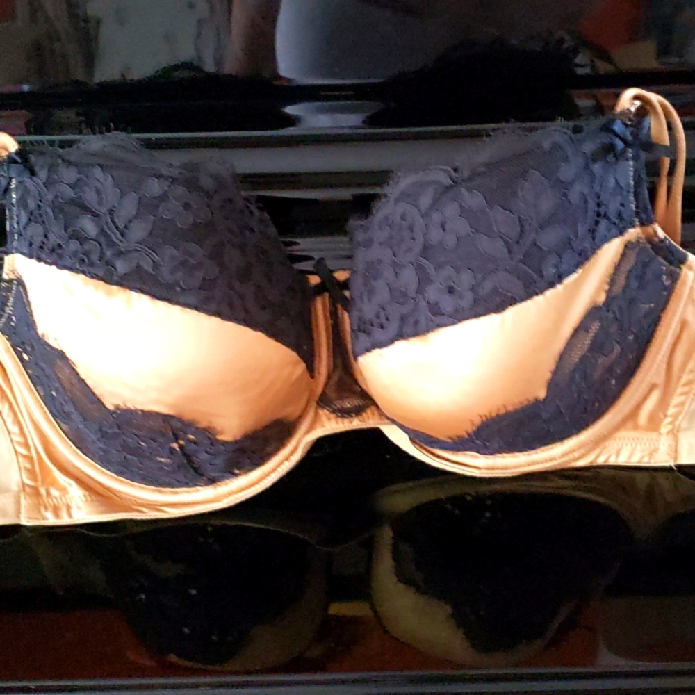 Cacique 42c womans bra bouresque Bra